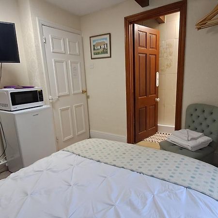 Coynant Farm Guesthouse - Farm Park Stay Свонсі Екстер'єр фото