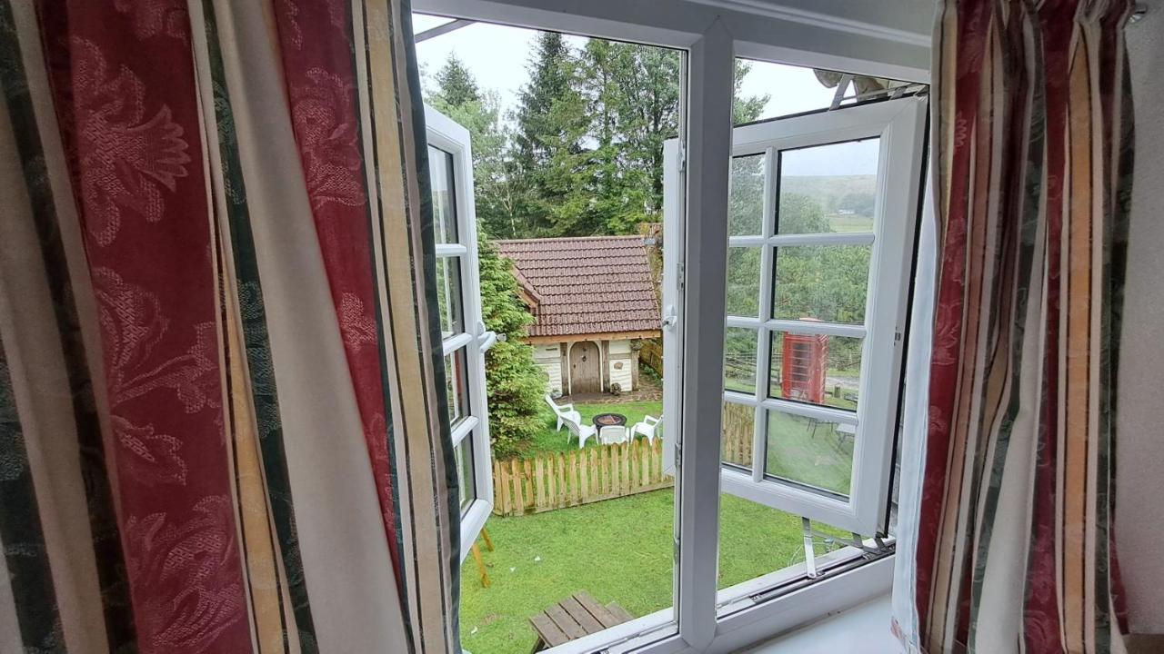 Coynant Farm Guesthouse - Farm Park Stay Свонсі Екстер'єр фото