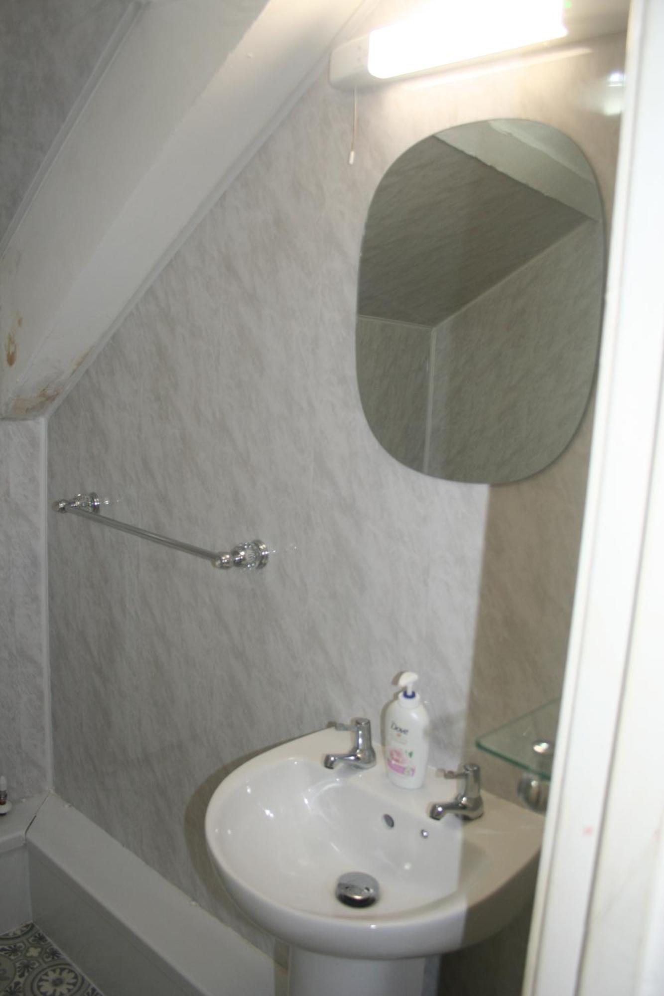 Coynant Farm Guesthouse - Farm Park Stay Свонсі Номер фото