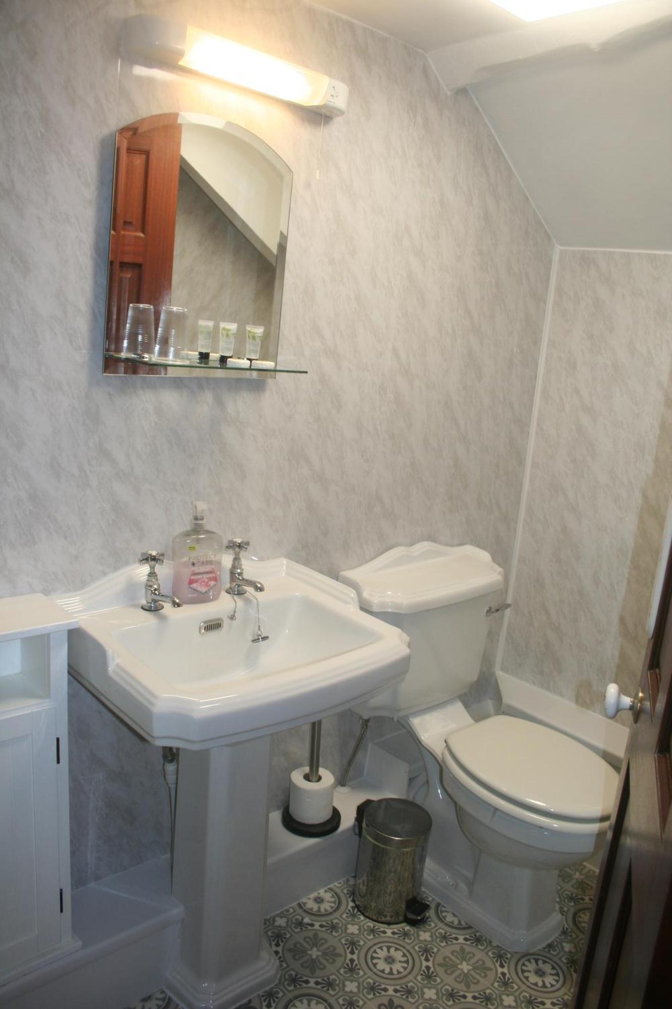 Coynant Farm Guesthouse - Farm Park Stay Свонсі Номер фото