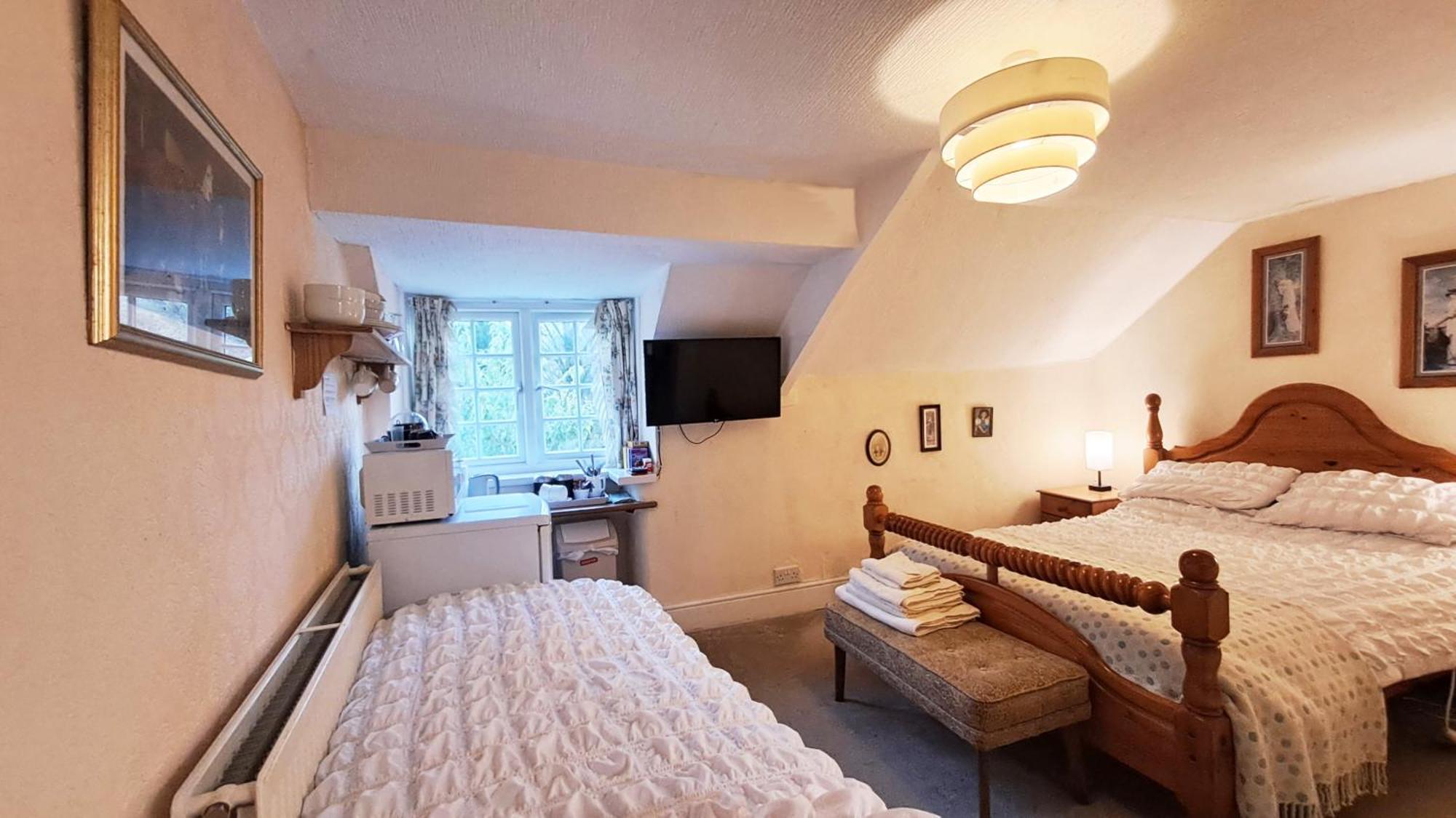 Coynant Farm Guesthouse - Farm Park Stay Свонсі Екстер'єр фото