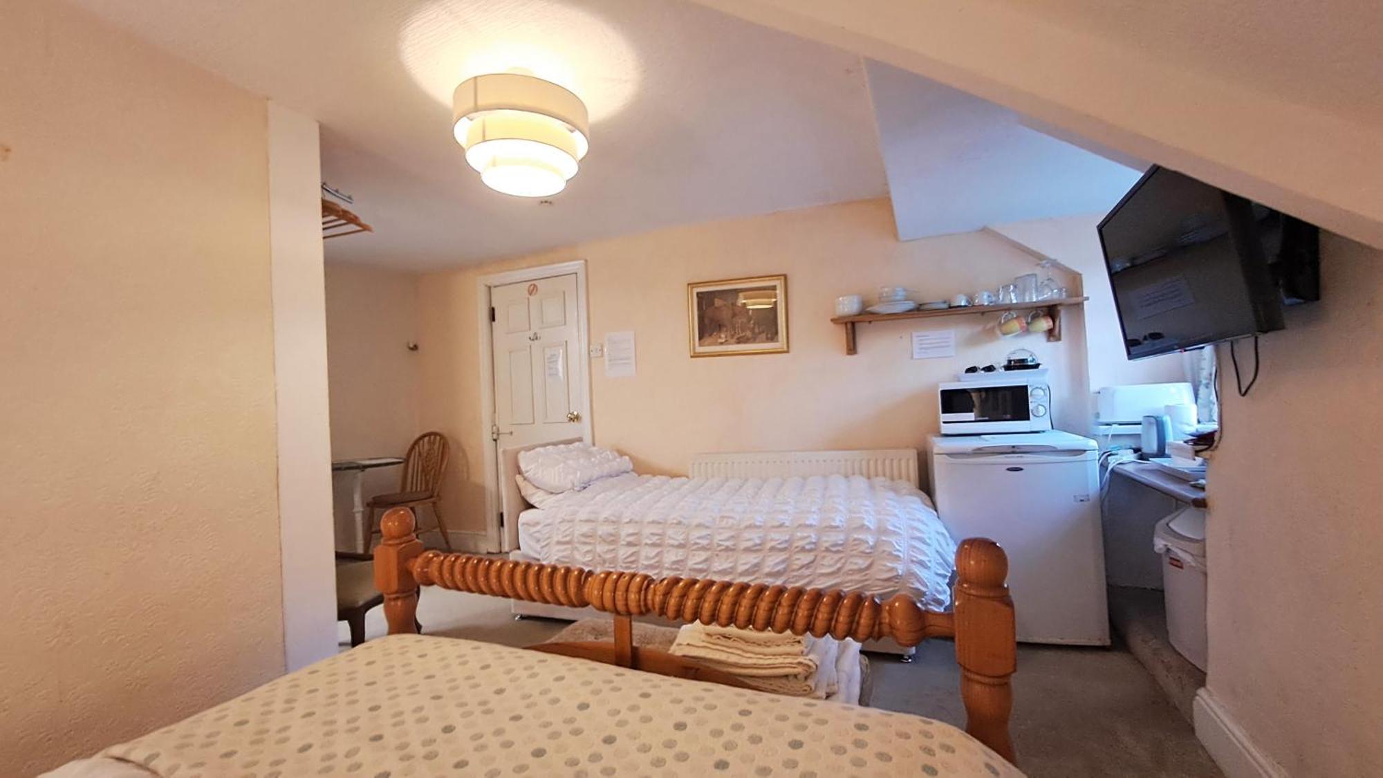 Coynant Farm Guesthouse - Farm Park Stay Свонсі Екстер'єр фото